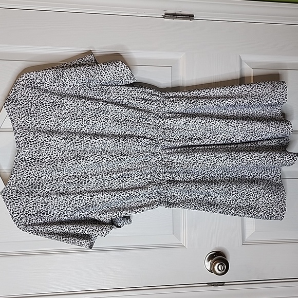 Umgee Black & White Faux Wrap Romper Women's Size Large - Picture 2 of 9